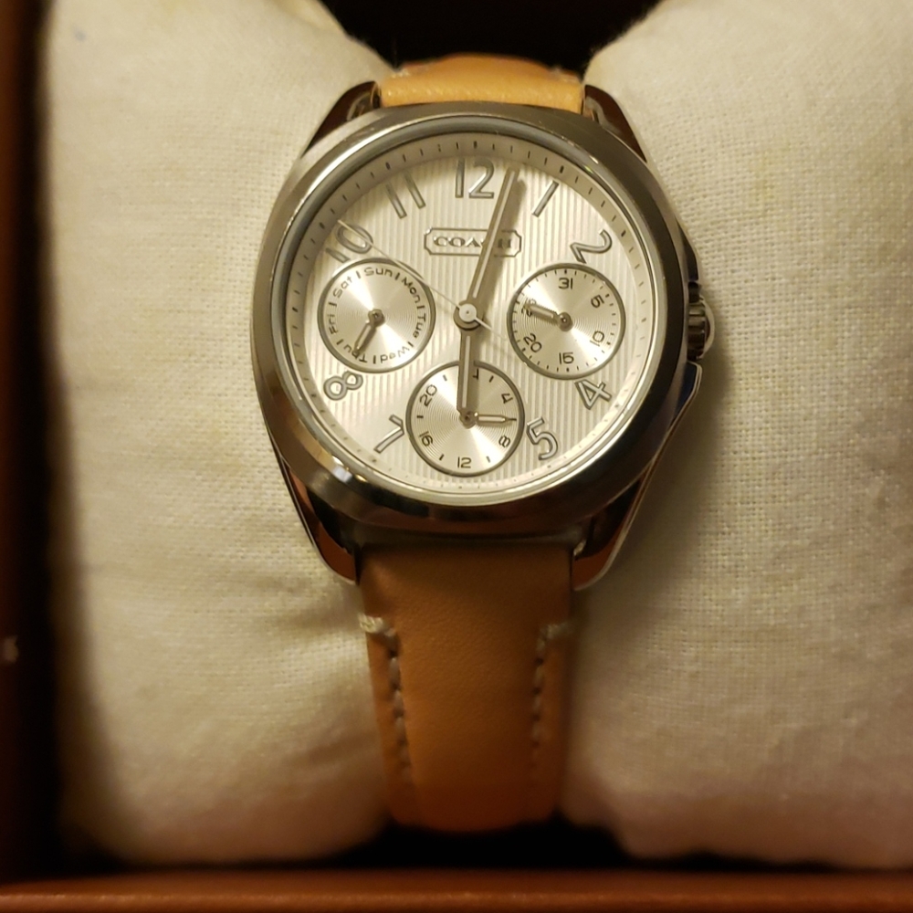 Genuine Leather COACH Watch - Picture 3 of 8